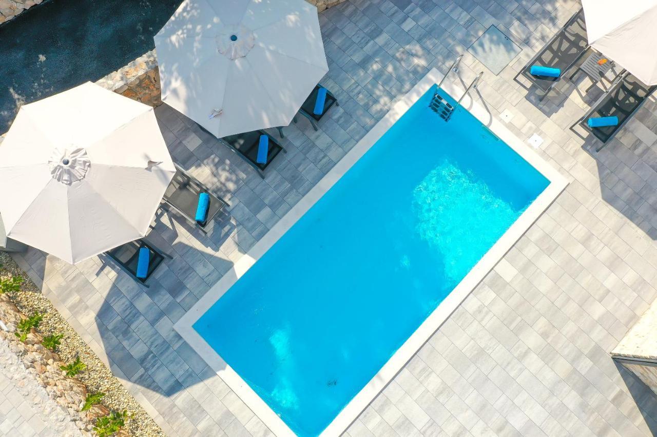 Villa Kaoru Brand New Villa With A Heated Swimming Pool 말린스카 외부 사진