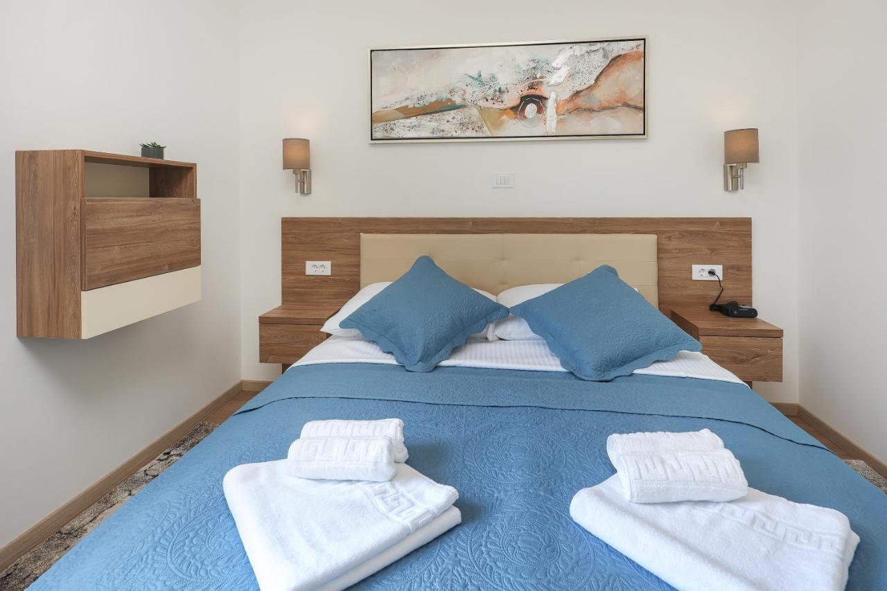 Villa Kaoru Brand New Villa With A Heated Swimming Pool 말린스카 외부 사진