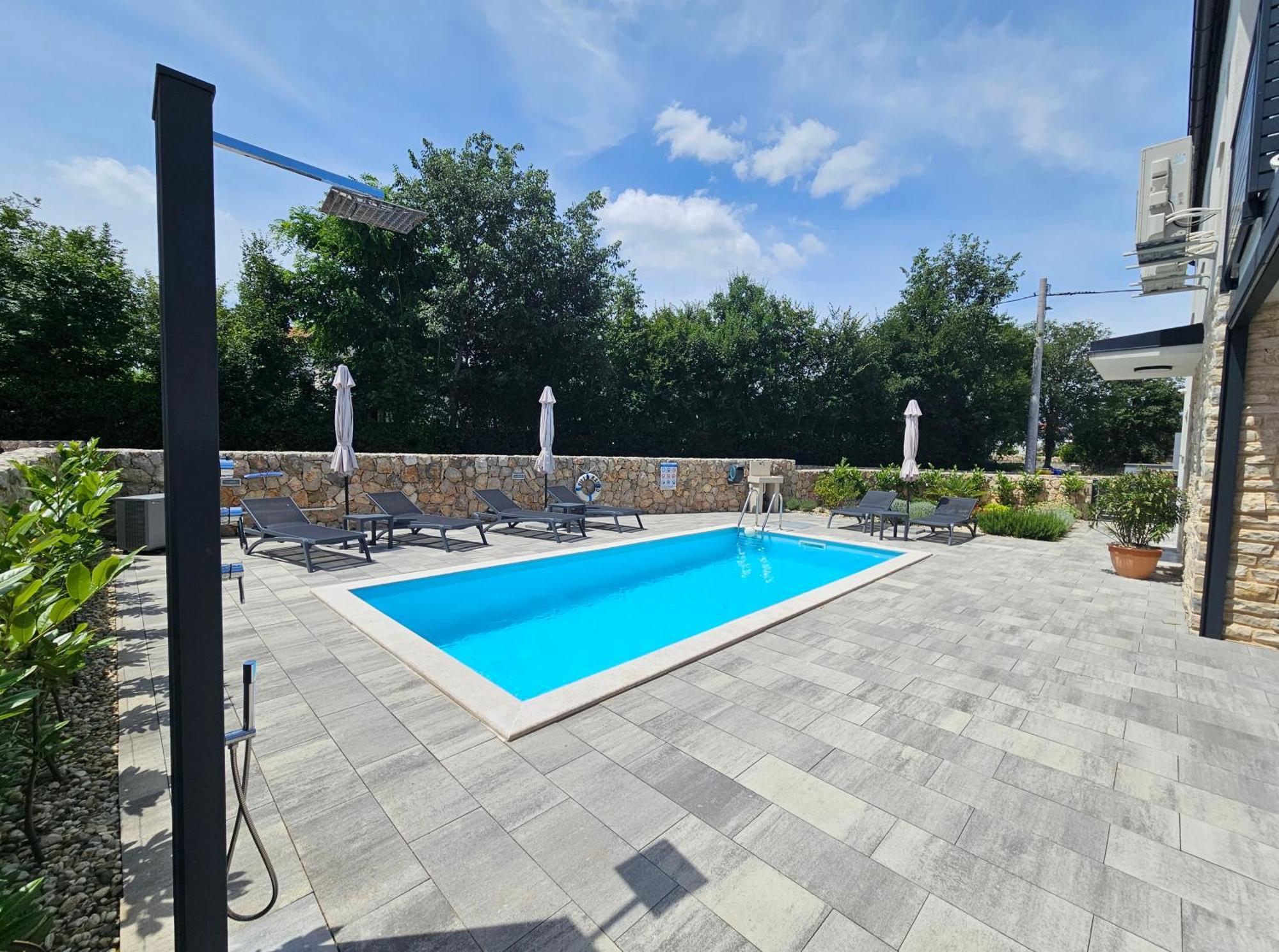 Villa Kaoru Brand New Villa With A Heated Swimming Pool 말린스카 외부 사진